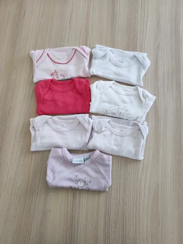 Lot 7 bodies 3 mois - photo numéro 2