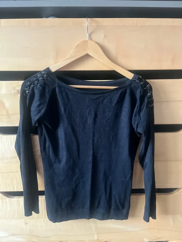 Pull noir