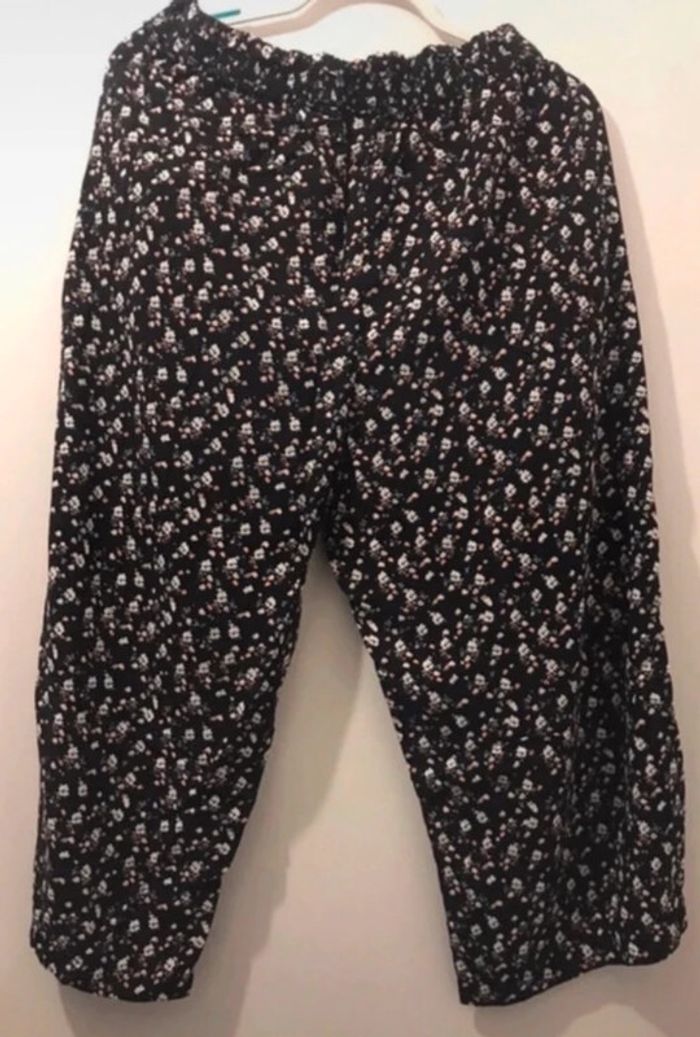 Pantalon femme kiabi large été noir fleuris taille 46