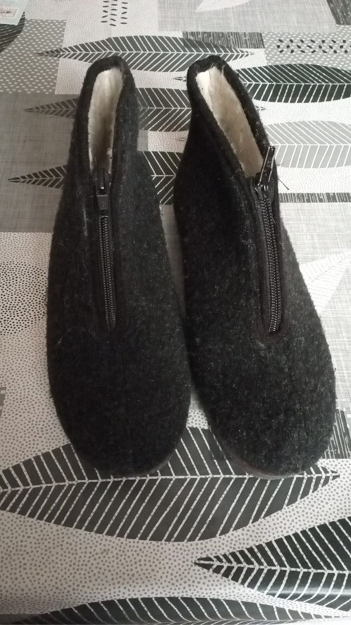 Chaussons montant zip pointure 42 porte une fois - photo numéro 2