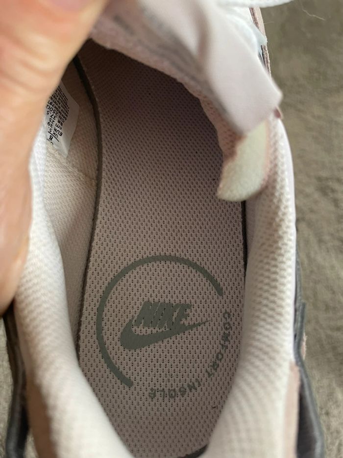 Baskets Nike neufs - photo numéro 6