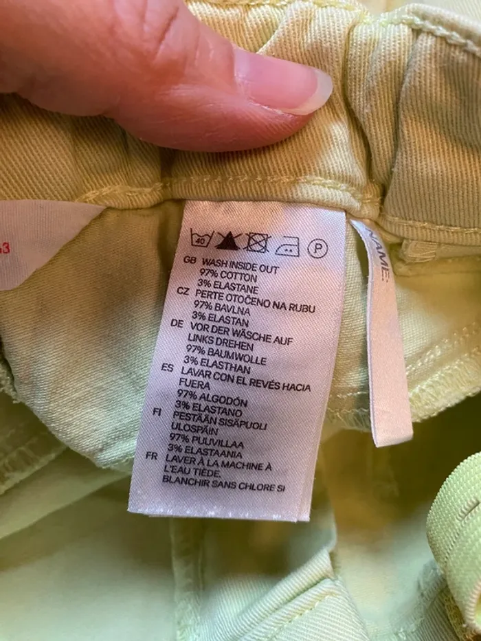 Short H&M Taille 116 - 5-6 ans - photo numéro 4