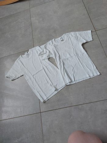 Lot de 2 maillots de corps neuf Tissaia