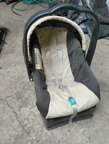 Maxi-Cosi avec socle peg perego
