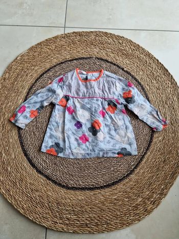 Jolie blouse manches longues taille 18 mois