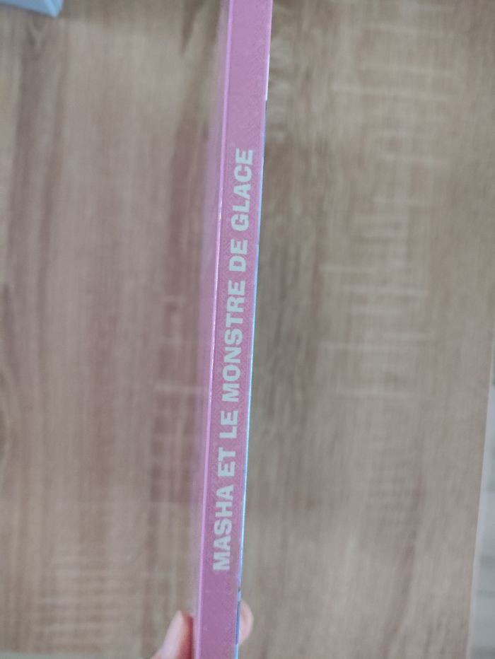 Livre Masha et Michka le monstre de glace - photo numéro 6