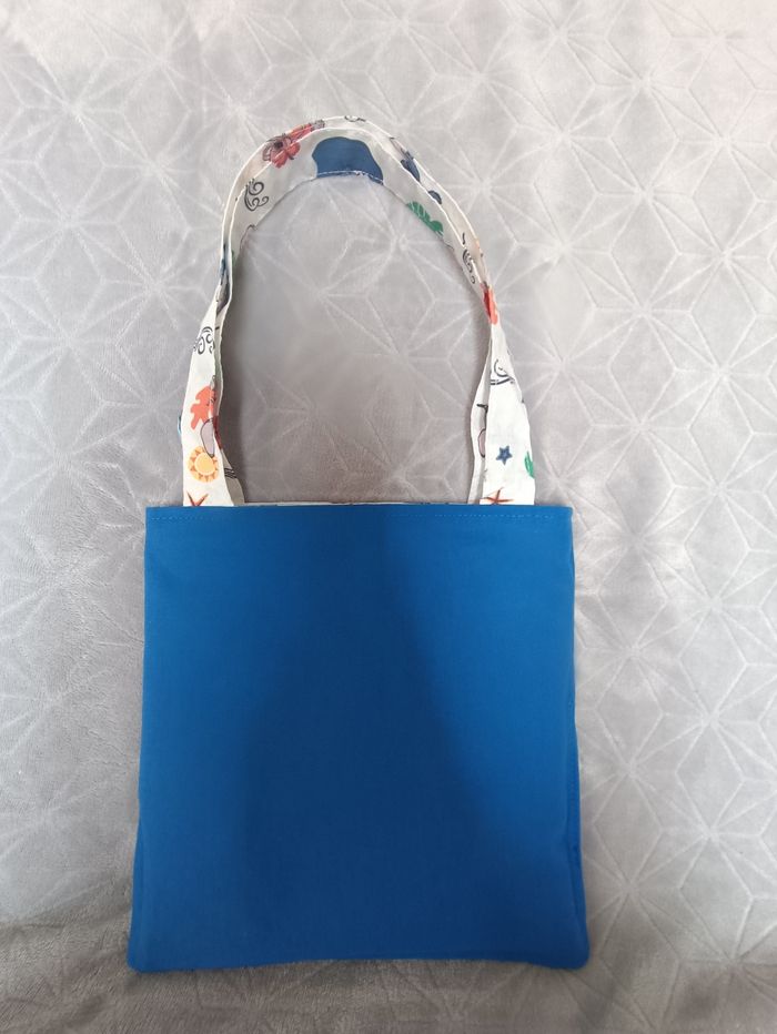 Petit sac tote bag réversible « imprimé Disney : Stitch » - photo numéro 6