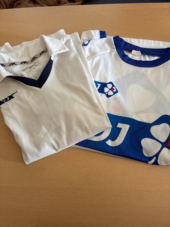 Lot de 2 maillot de foot
