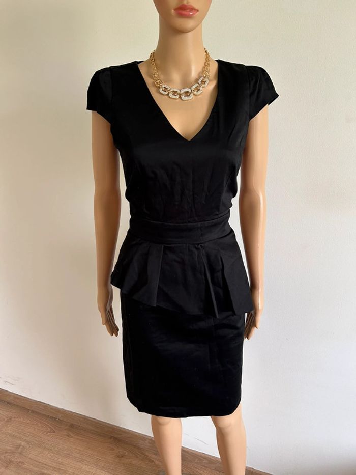 Robe noire à manches courtes Sinequanone taille 38 jamais portée (taille petit)