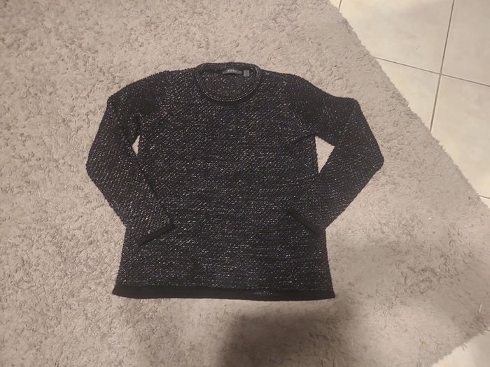 Pull a paillettes noir et argent - photo numéro 2