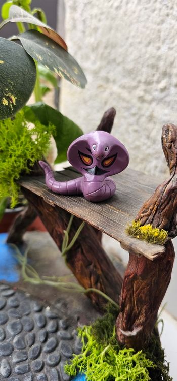Super figurine Pokemon Nintendo  auldey tomy arbok