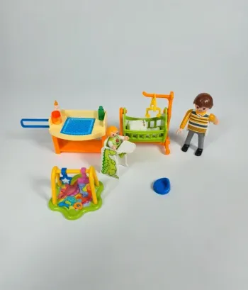 Playmobil chambre de bébé avec son papa
