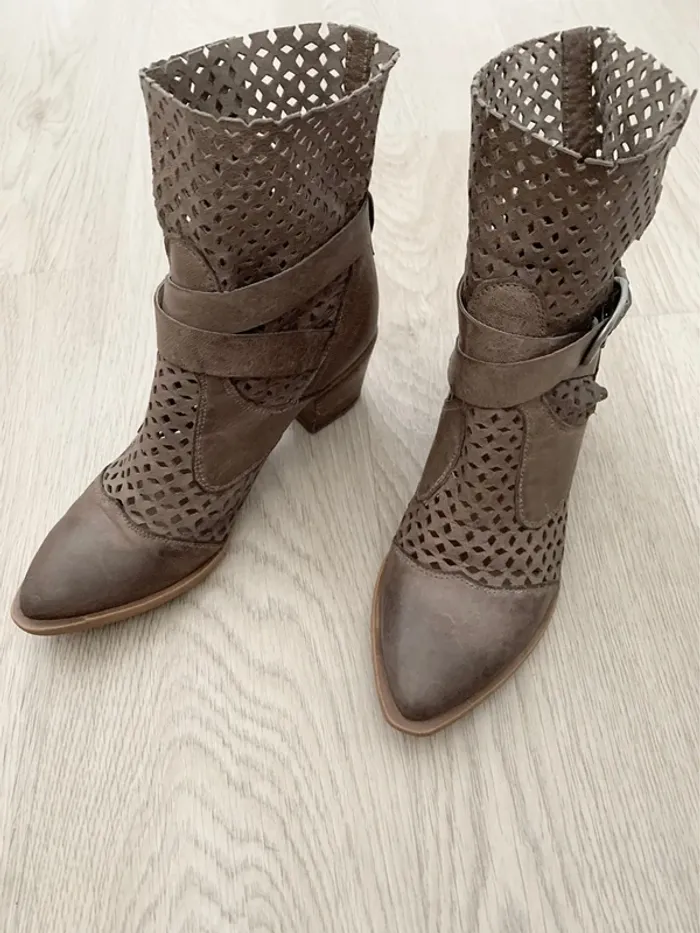 Bottines pointues à talons