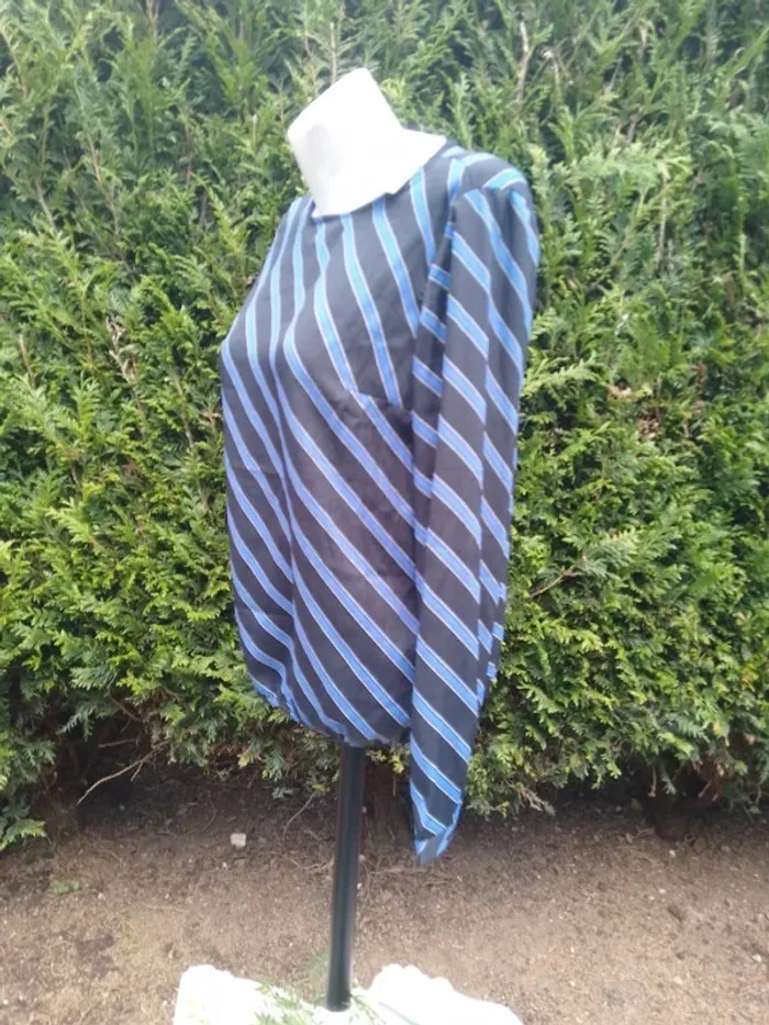 Blouse manche longue avec boutons aux poignets taille M mohito - photo numéro 4