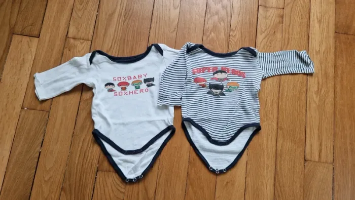 Lot de 2 bodies Super-héros