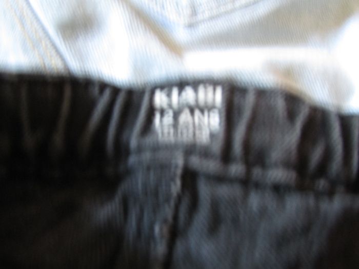 lot de 2 short  en jean  fillette  12 ans  (1 noir et 1 bleu ciel