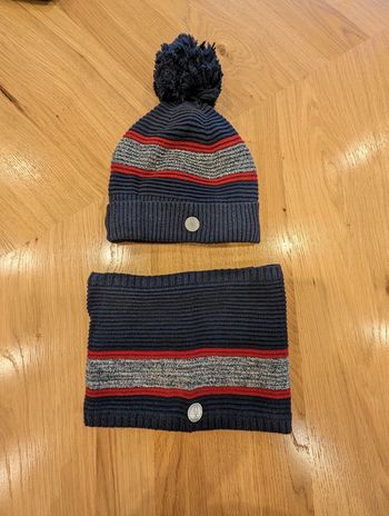 Bonnet et tour de cou Okaïdi