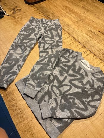 Ensemble gris