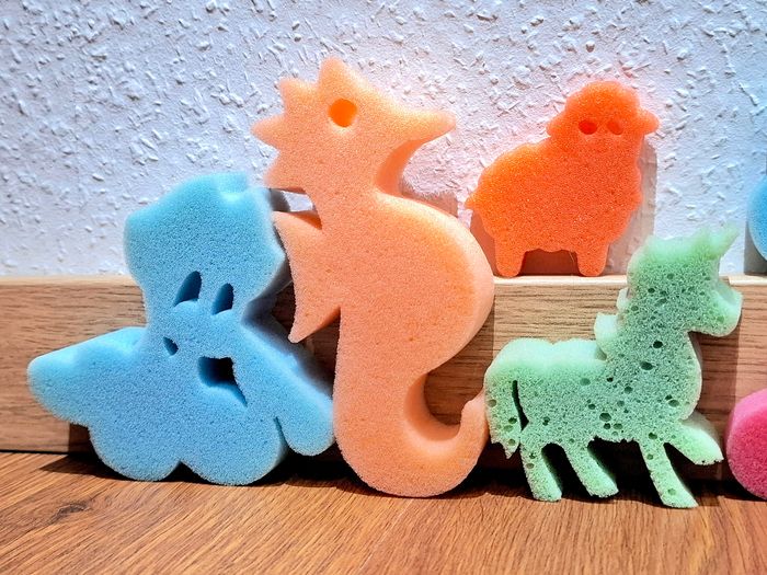 Lot d’éponges de bain pour enfants – différentes formes, très bon état - photo numéro 3