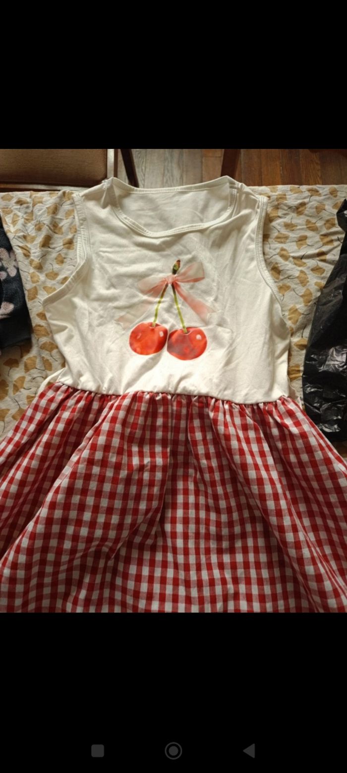 Robe cerise