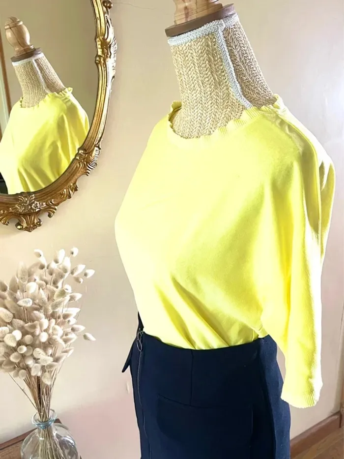 Sublime blouse chemise manche 3/4 à col rond jaune