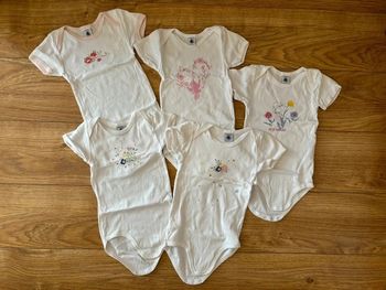 Lot de 5 bodies MC Petit Bateau 36M