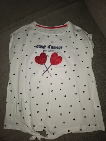 T-shirt blanc motifs coeurs Vertbaudet 10 ans