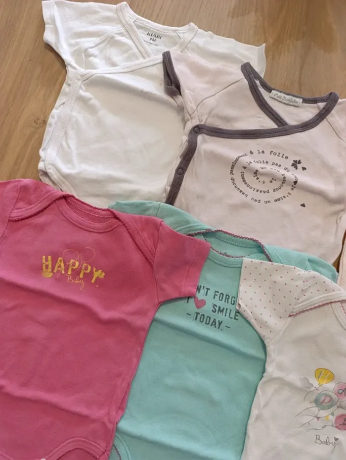 Lot 6 body 9mois - photo numéro 2