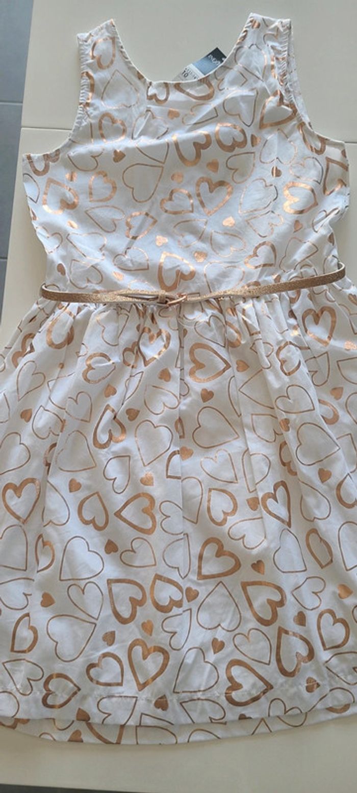 Robe doré cœur 10 ans neuve