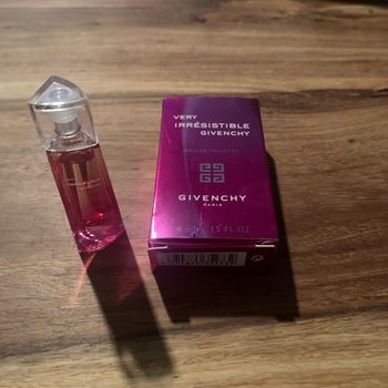 Very Irresistible GIVENCHY miniature