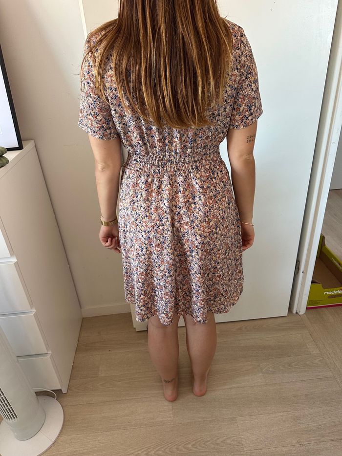 ROBE Courte SHEIN Fleurie. - photo numéro 2