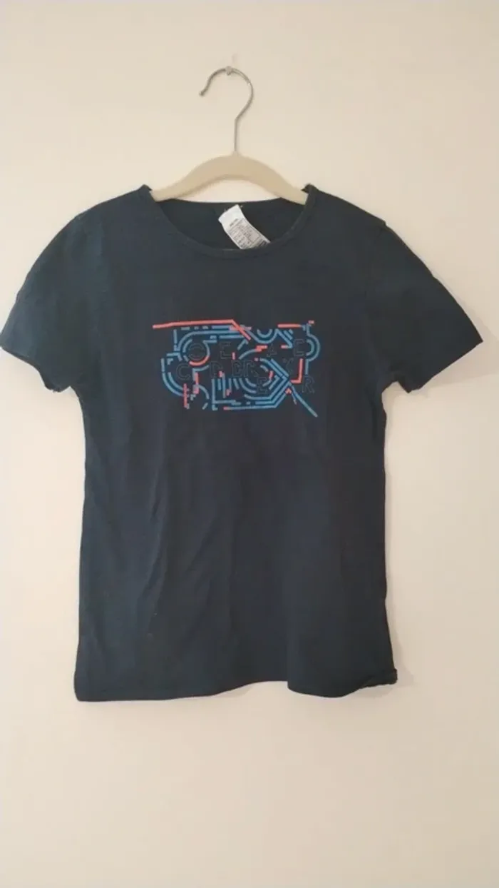 T-shirt garçon Decathlon – Taille 10/11 ans (141-150 cm)