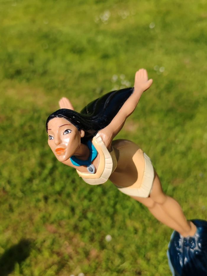 Grande figurine vintage Pocahontas sur son rocher - photo numéro 6