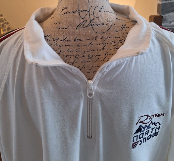 Polo blanc à manches longues zippé au cou - photo numéro 2