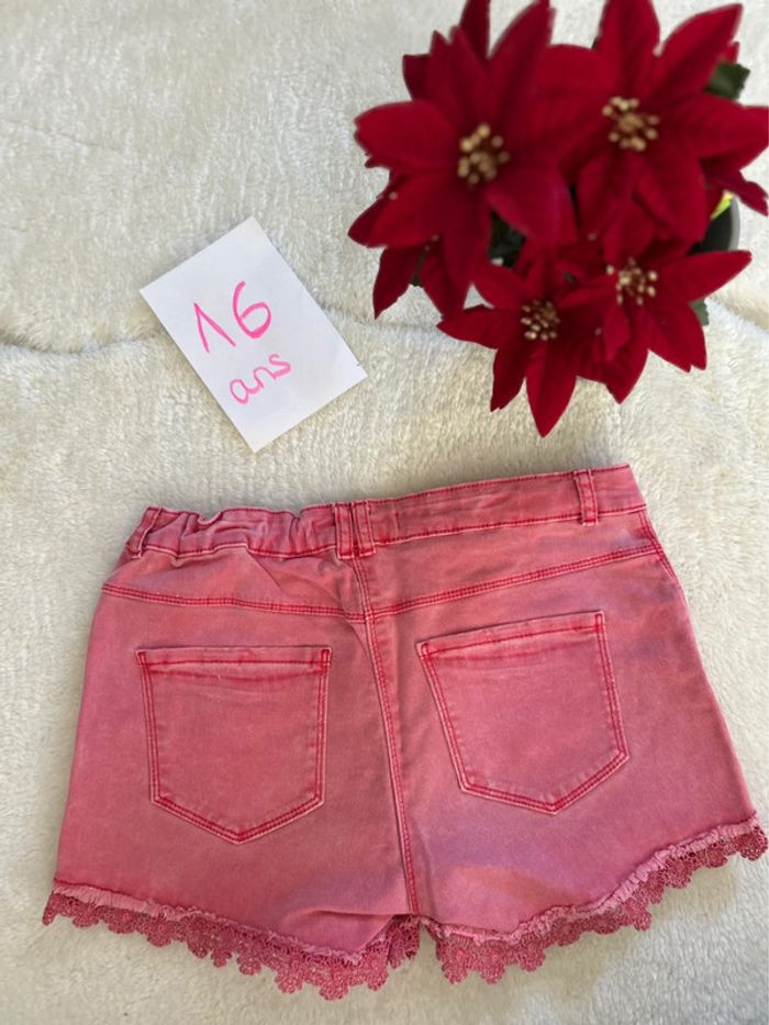Joli short rose ~ Gémo ~ 16 ans - photo numéro 3