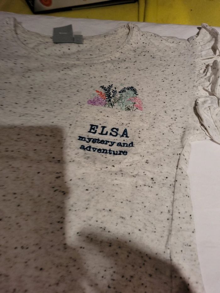 T shirt 6ans Disney frozen - photo numéro 3