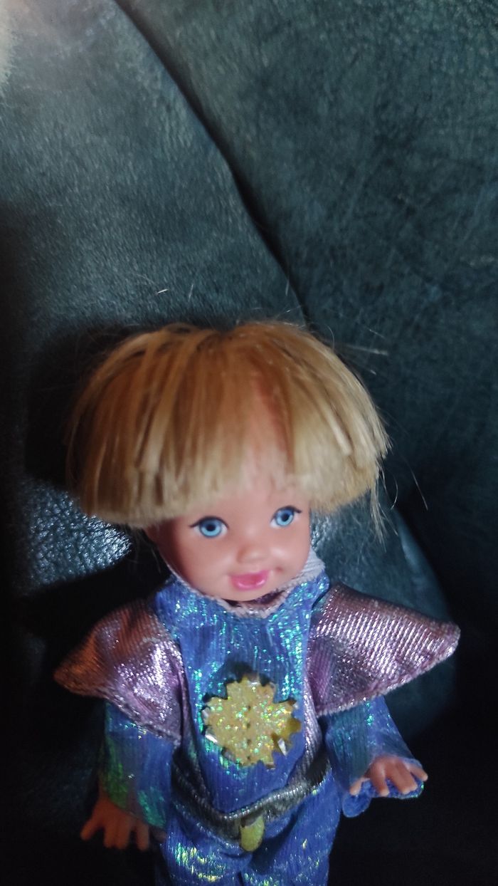 Petite poupée barbie prince - photo numéro 2