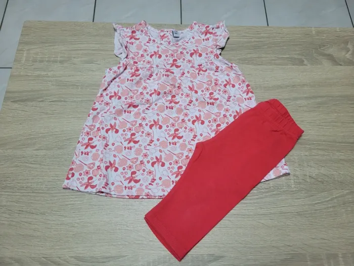 Ensemble fille en 18 mois