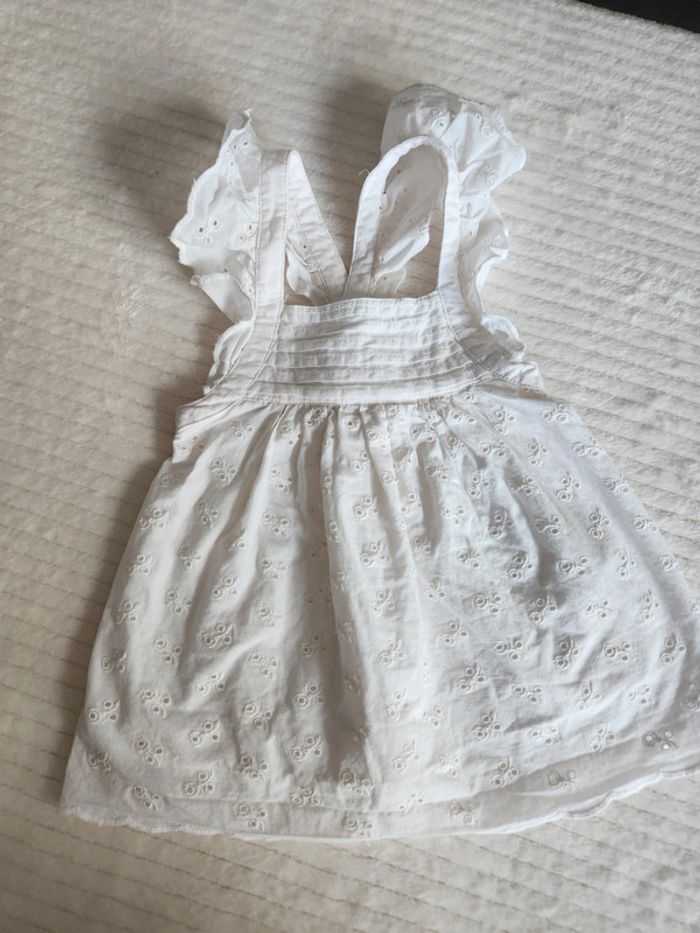 Robe a volants