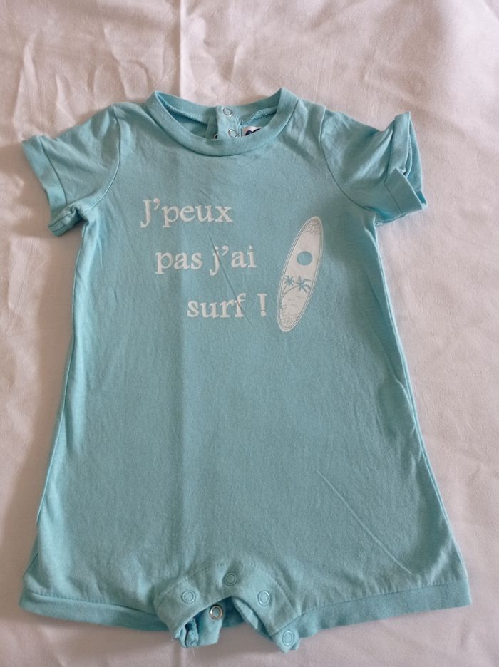 Petite combinaison pour l'été pour garçon bleu ciel taille 6 mois marque mode enfance avec pression dans le dos et devant voir photos