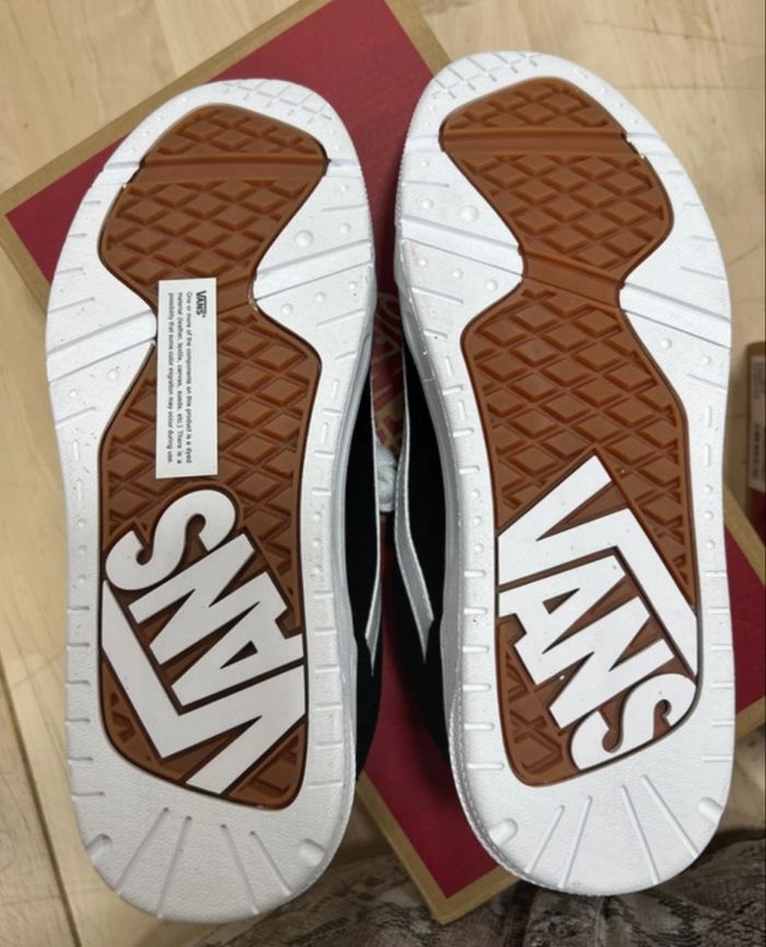 Vans Hylane noires blanches neuves – taille 38 avec boîte - photo numéro 4