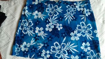 Jupe de bain bleu et blanche taille 46