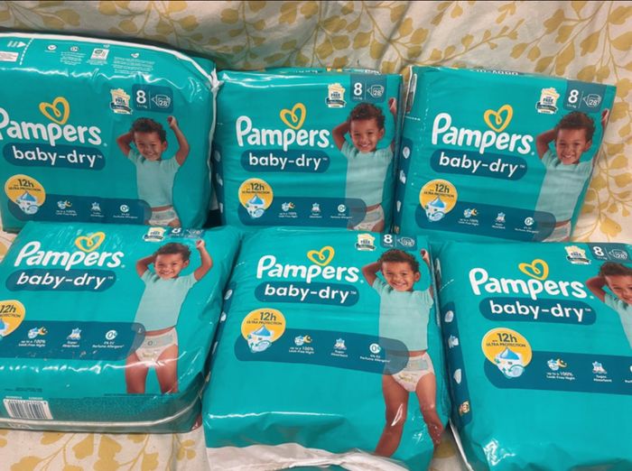 Six pack de couches Pampers taille 8 normal