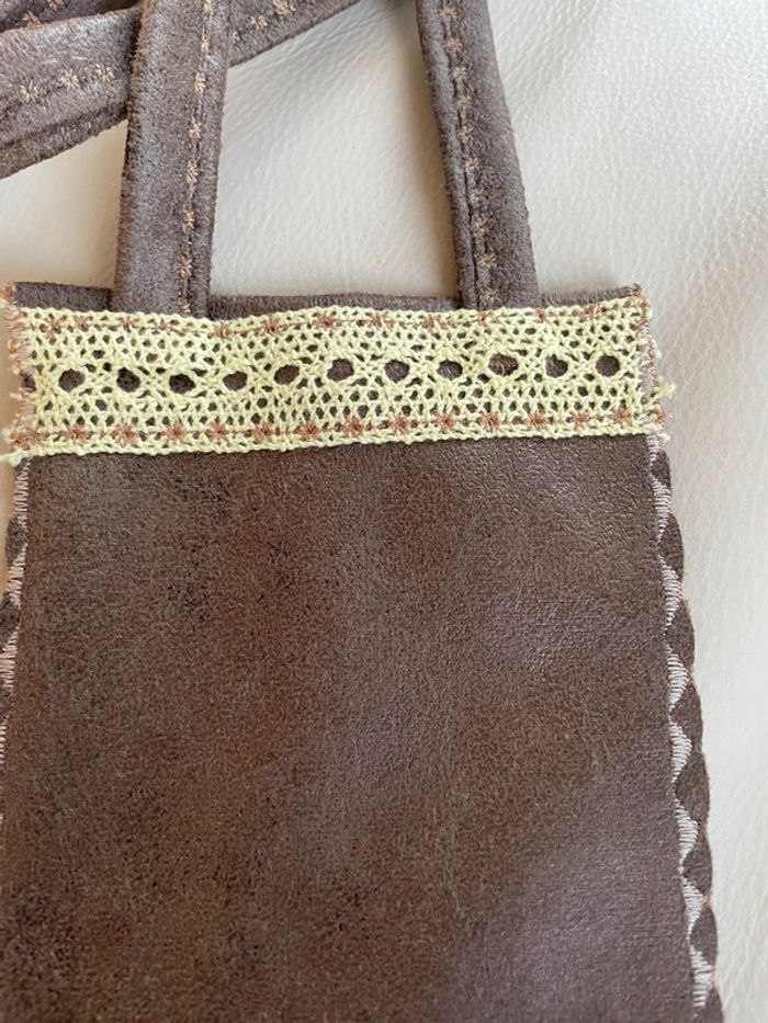 Joli pochette sac bandoulière pour 📞 portable neuve en suédine marron - photo numéro 11