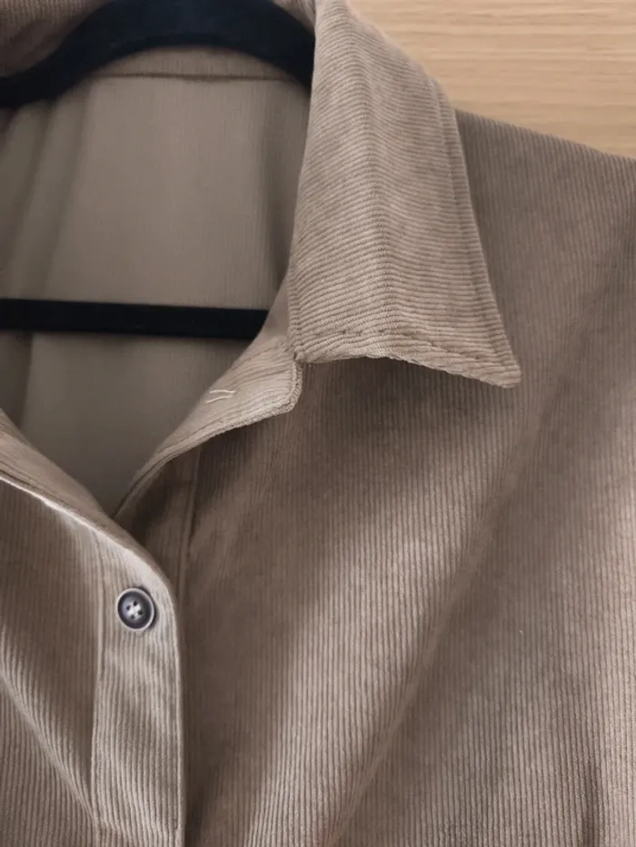 Sur chemise - photo numéro 3