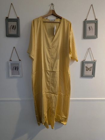 Robe caftan froncée jaune L