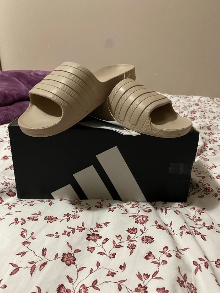 Claquettes adidas