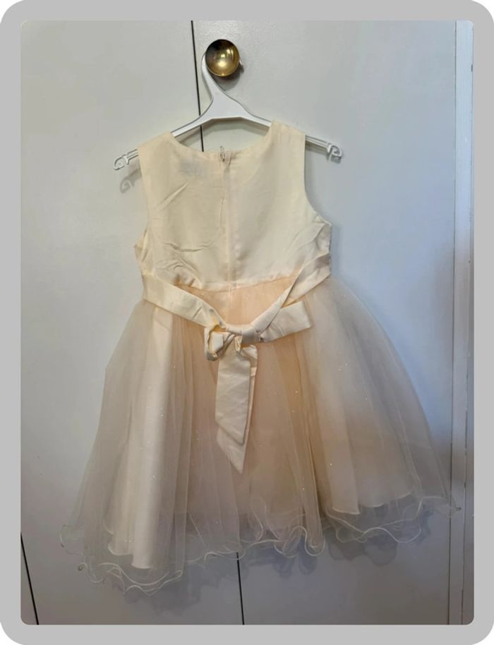 Robe jaune - photo numéro 2