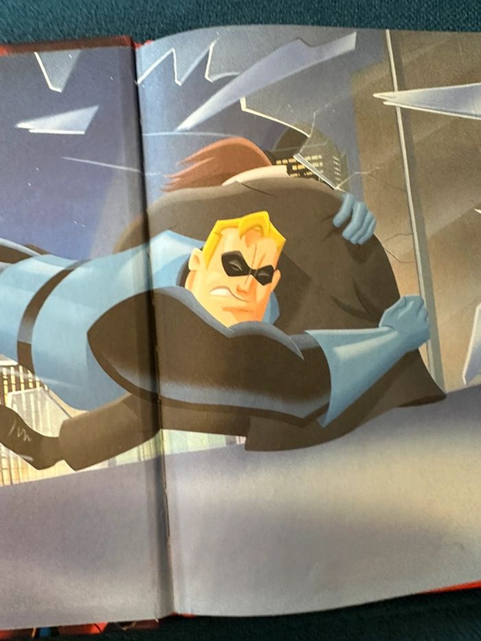 Livre Disney Hachette club du livre Pixar Les indestructibles vintage rouge - photo numéro 6