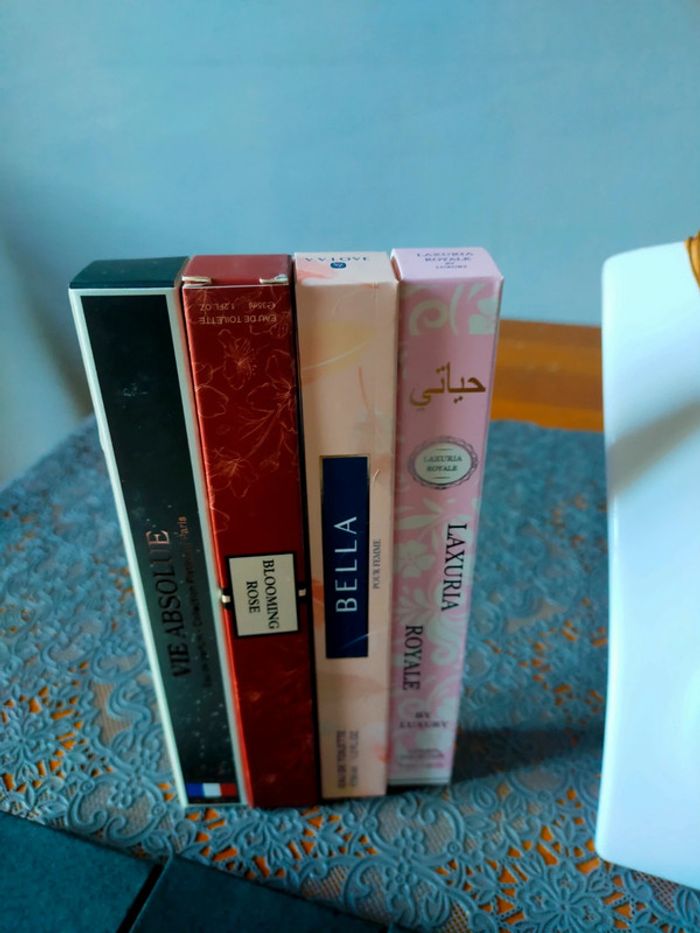 Lot pendentif,boucle d'oreille et parfum - photo numéro 4